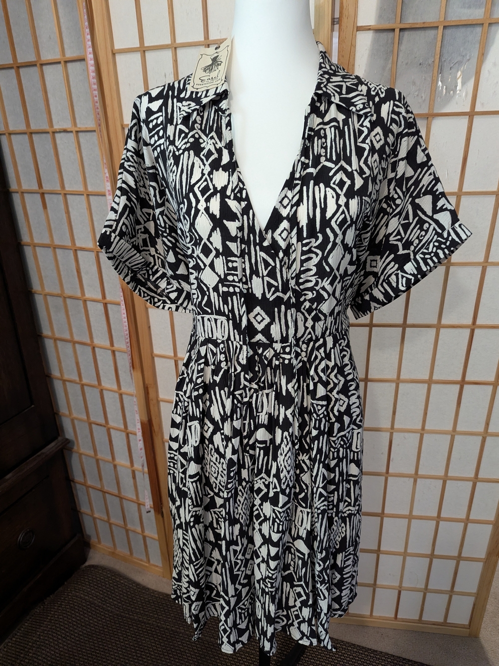easel Black & White Geometric Midi Dress